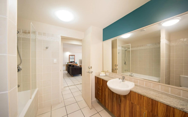 Portside Whitsunday Hotel