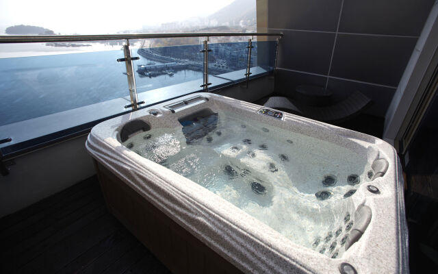 Benikea Hotel Yeosu