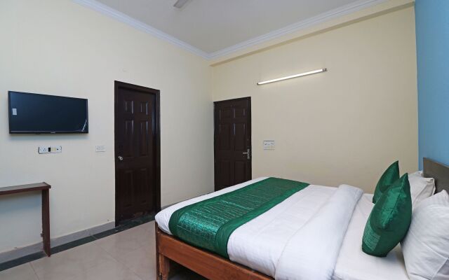 OYO 10747 Perfect Party Inn