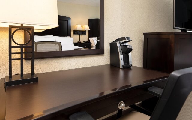 Holiday Inn Hotel & Suites Charleston West, an IHG Hotel