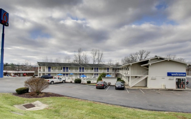 Motel 6 Elizabethtown, KY