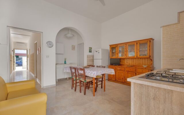 3550 Casa Cleopatra by Barbarhouse