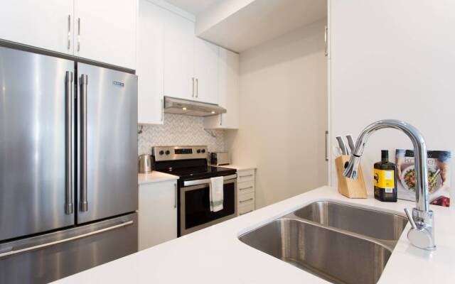 Stunning Split Level 3 BR Little Italy Apartment