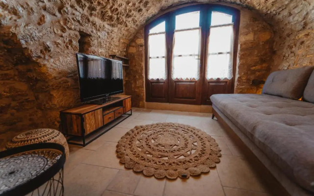 Kythera secrets suites