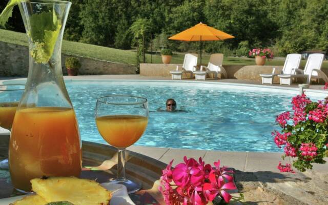 Modern Holiday Home in Souillac With Swimming Pool