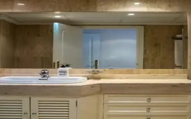 Lovely 2-bed Apartment in Elviria Nr Marbella