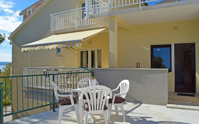 Apartments by the sea Duce, Omis - 946