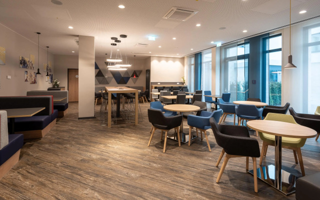 Holiday Inn Express Munich North by IHG
