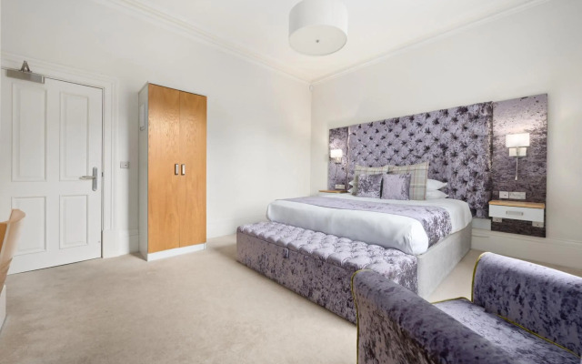 White Hart Hotel & Apartments