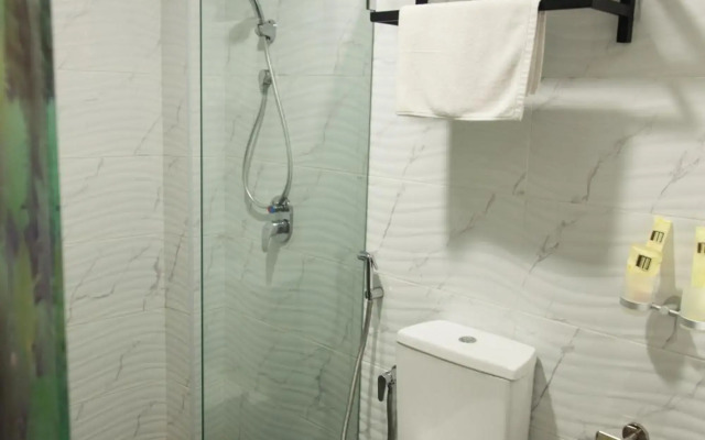 OYO M Design Hotel Taman Pertama