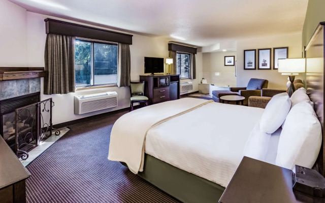 AmericInn by Wyndham Hampton