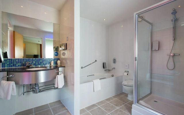 Holiday Inn Express Swindon City Centre by IHG