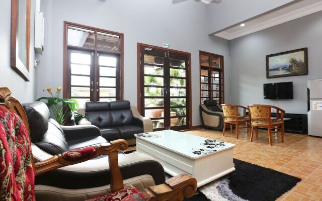 OYO 89523 Villa Sri Mayang