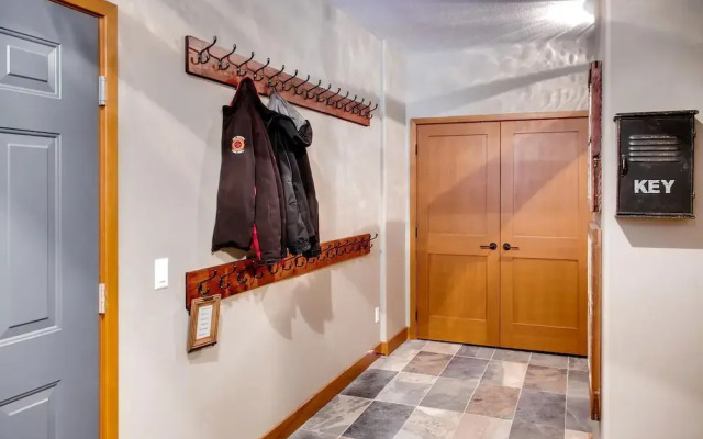 385 Moonshine Crescent by Okanagan Premier