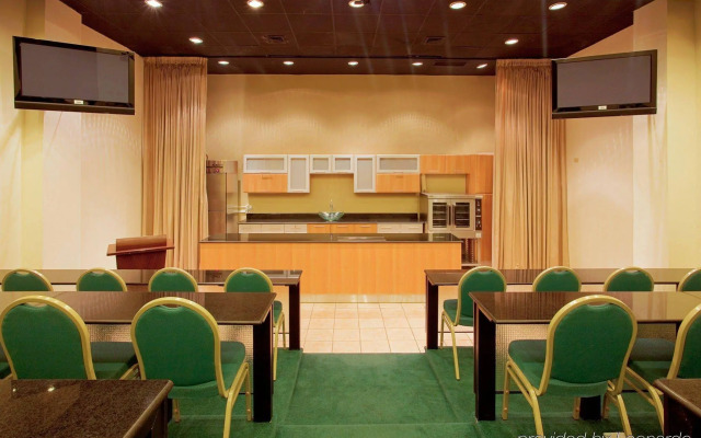 Holiday Inn Panama Canal by IHG