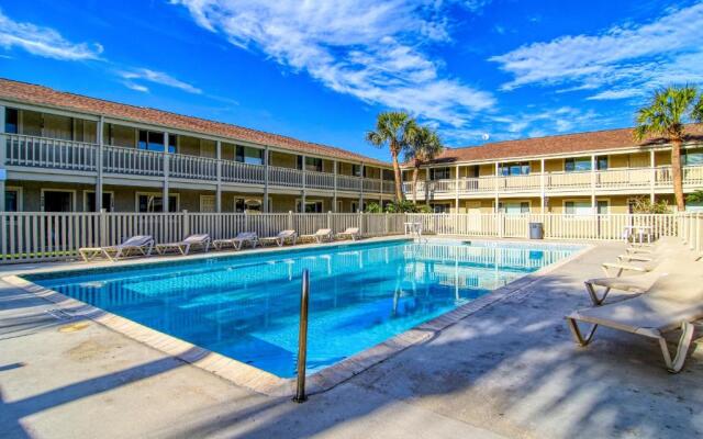 Courtyard #212 Condo