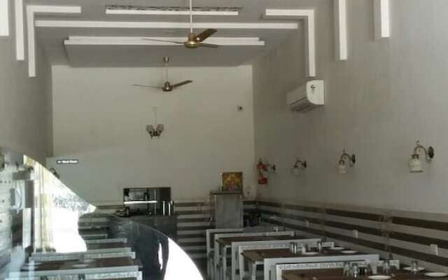 Hotel Divya palace & Restaurent