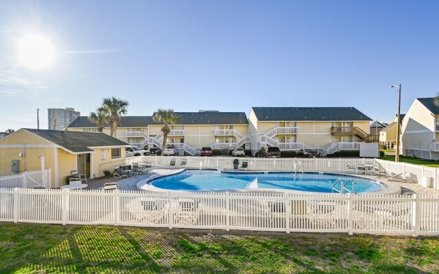 Sandpiper Cove 8112 Studio Bedroom Condo by RedAwning