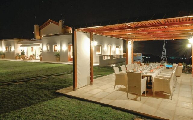 Stunning Home in Houdetsi,heraklio With 6 Bedrooms, Internet and Outdoor Swimming Pool