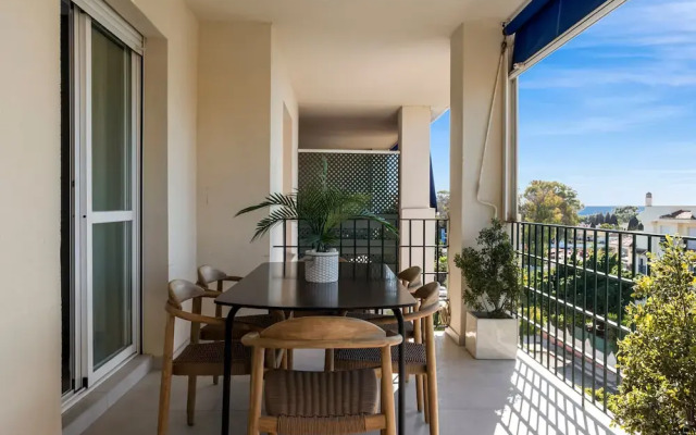 Sunny Getaway With Pool in Marbella - Ref M54
