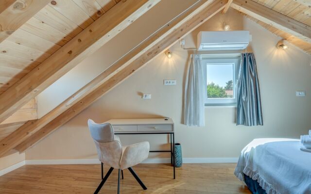 Apt With Terrace and sea View, in Heart of Split