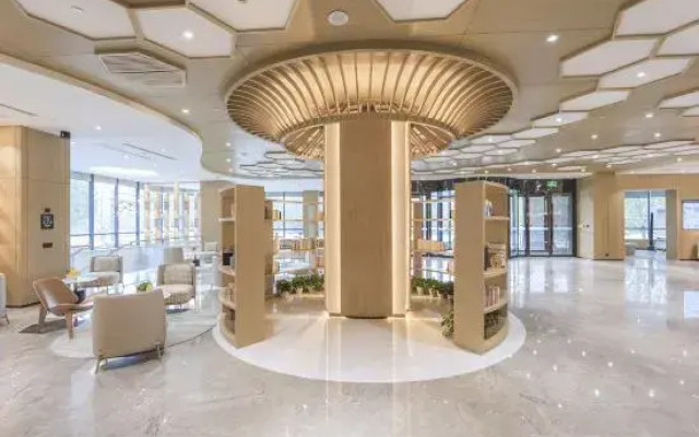 Zhengzhou Zijingshan Park Jinshui Road Atour Hotel