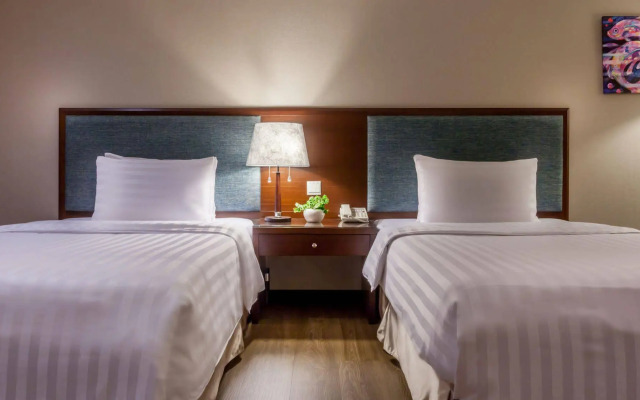 Hotel June