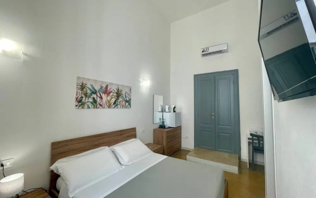 Onlyrooms V - Central & Train Station