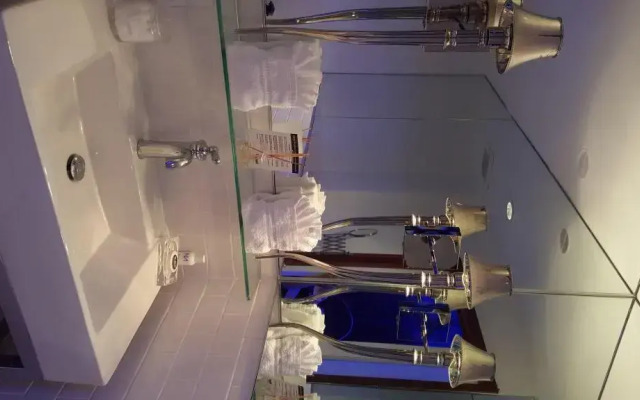 The Saint Hotel Key West, Autograph Collection, Adult Only