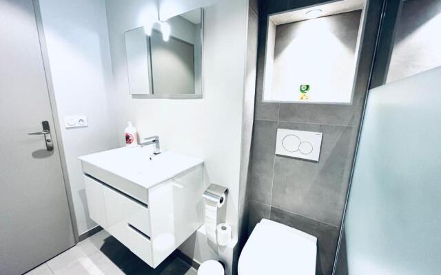 Le White Cosy à 5 minutes du Lac avec parking privatif gratuit