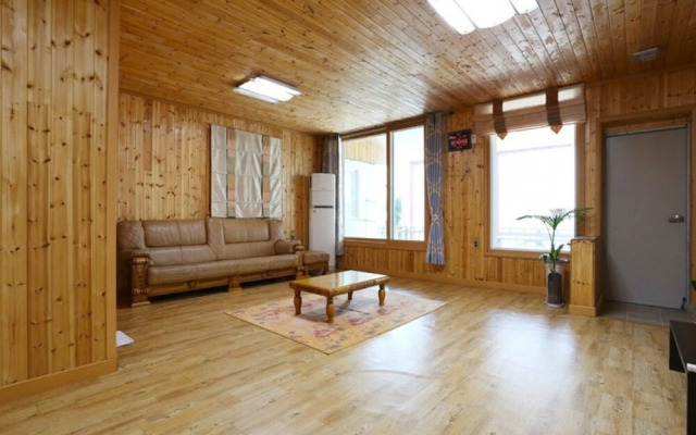 Yeongwol Dongkang Hasoel Pension