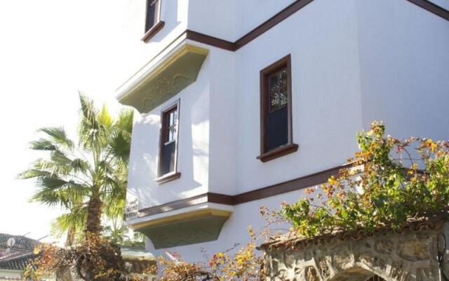 Ozkavak Hotel Kaleici