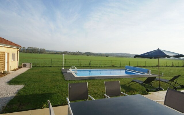 Huge Holiday Home in Lotharingen with Private Swimming Pool