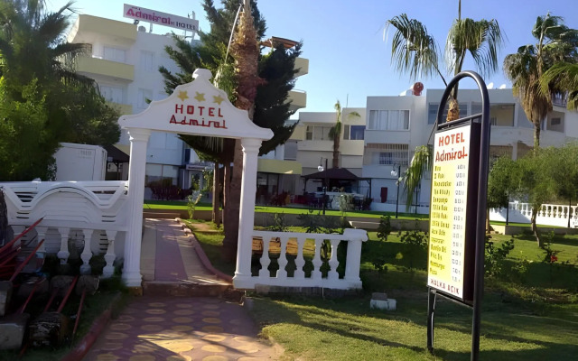 Admiral Hotel
