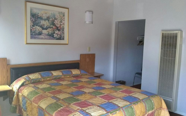 Santa Fe Motel Tehachapi by Hotel O