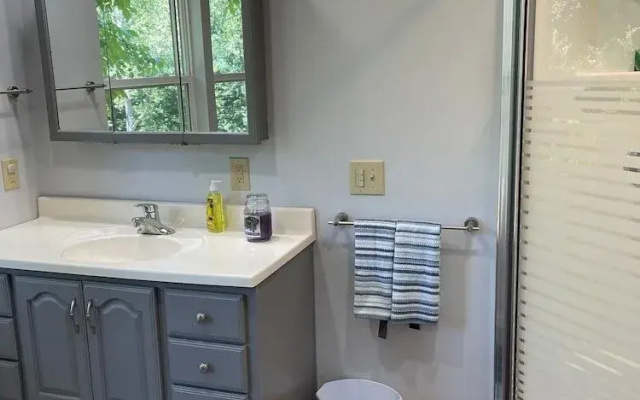 Quaint, Comfy, Close & Convenient