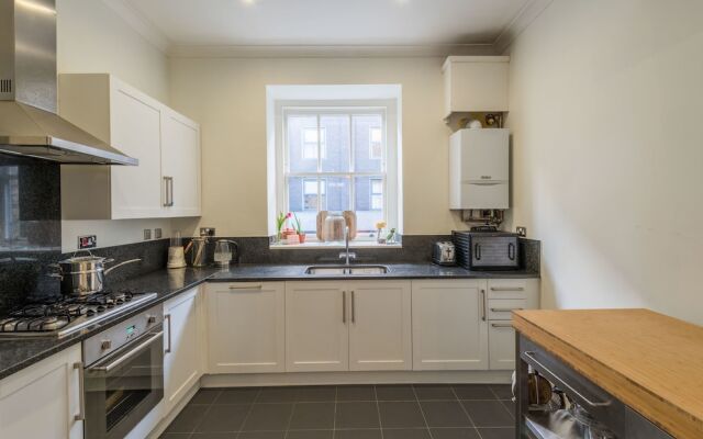 Modern mews home in Kings Cross