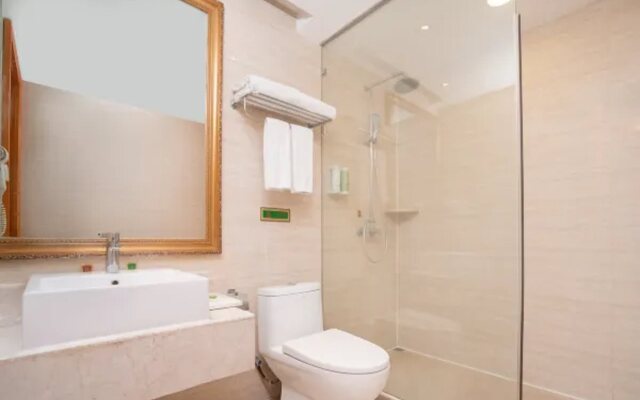 Vienna International Hotel (Tianmen Wanda Plaza Donghu Branch)