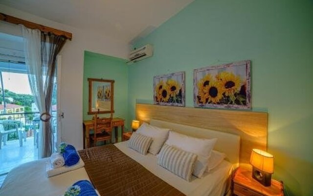 Zeus Pool Apartments