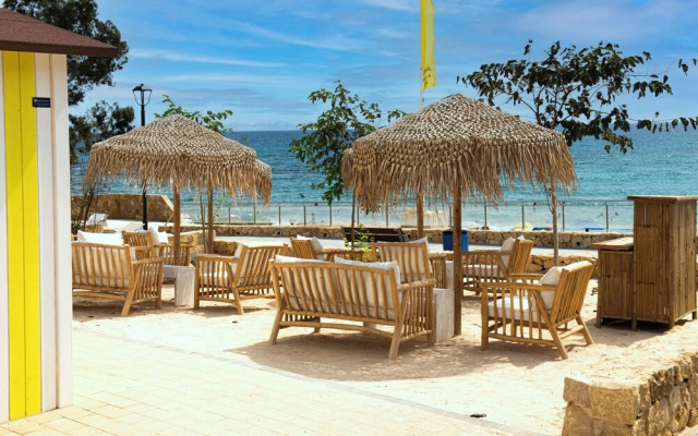 4bed Villa Sleeps 8- Pool, Garden, Bbq, Near Beach