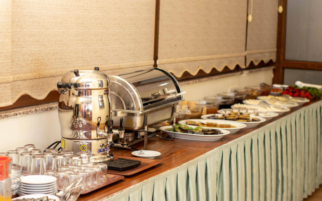 Hotel Peli̇t