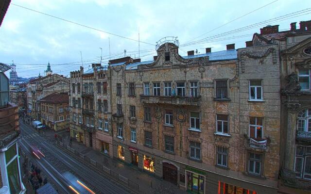 Apartment on Doroshenka 12