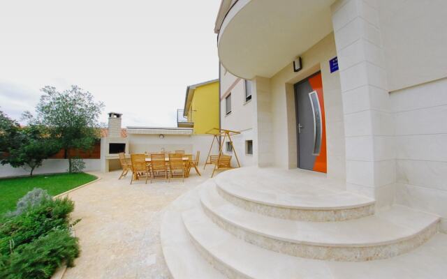 OYO 10357 Imperial Residency