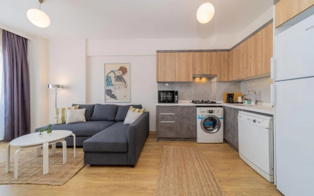 Missafir Gorgeous Flat With Shared Pool in Kepez