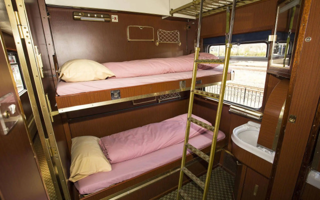 Train Lodge Amsterdam - Hostel