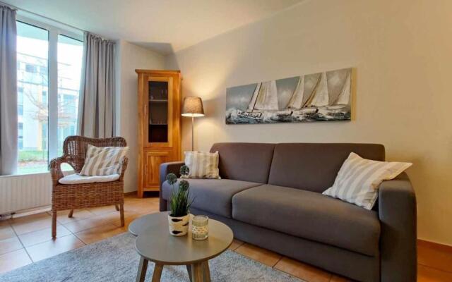 Ferienwohnung-11-mit-Terrasse-und-Strandkorb-am-Strand-Haus-Hohe-Worth-Duhnen