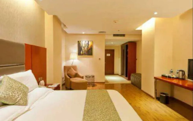 K Raphael Hotel