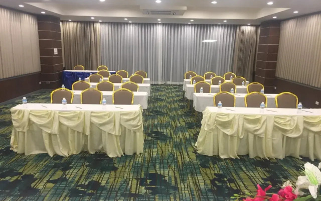 May Flower Grand Hotel Korat