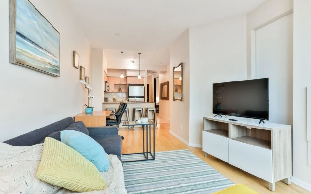 Vibrant Urban Condo 2Bed 2Bath