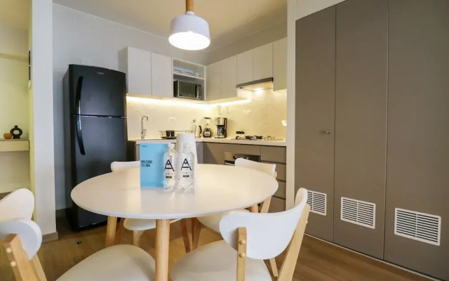 w Illustrious 1BR w Balcony in Miraflores
